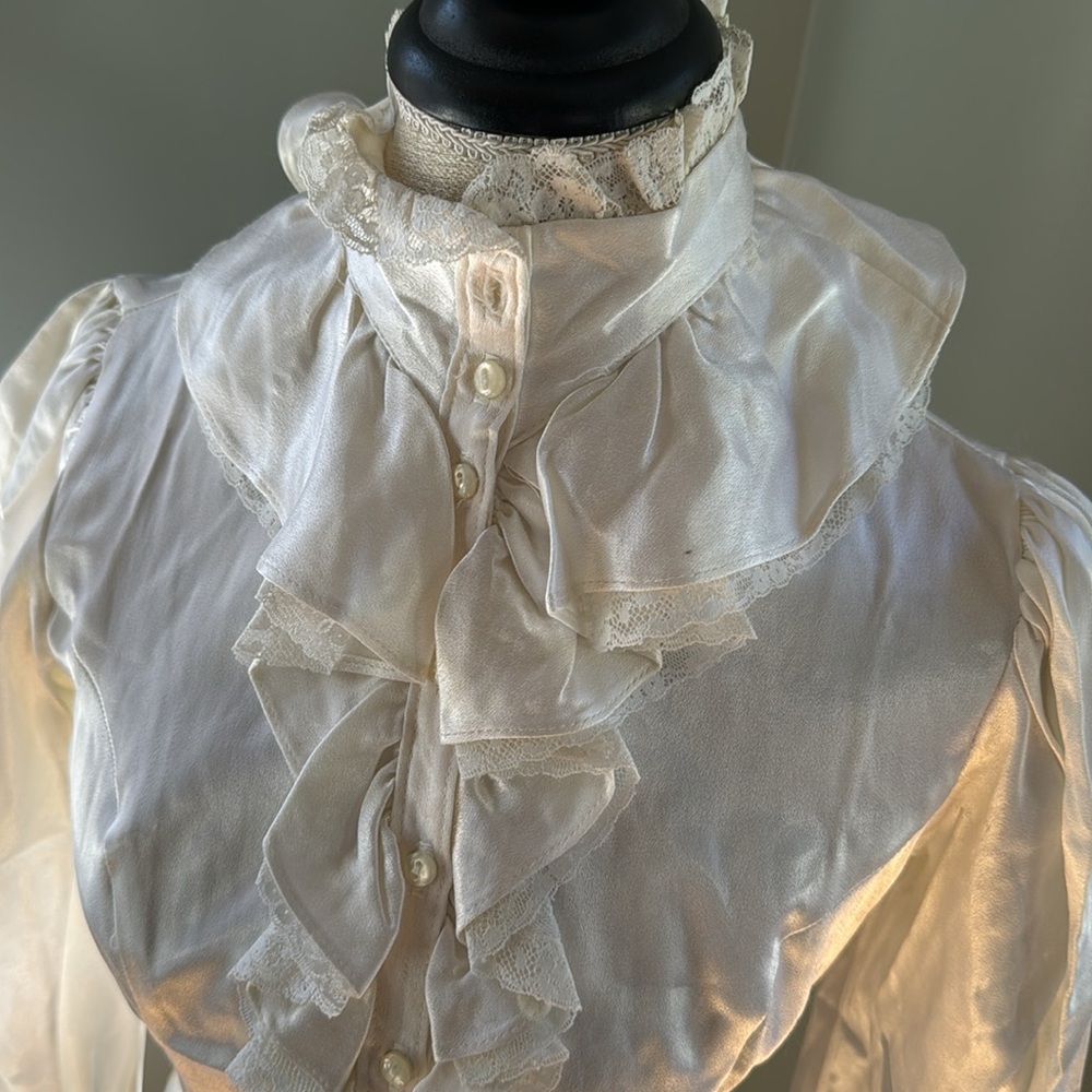 Gunne Sax Jessica’s Gunnies  1970’s satin Victorian  high neck ruffled blouse S